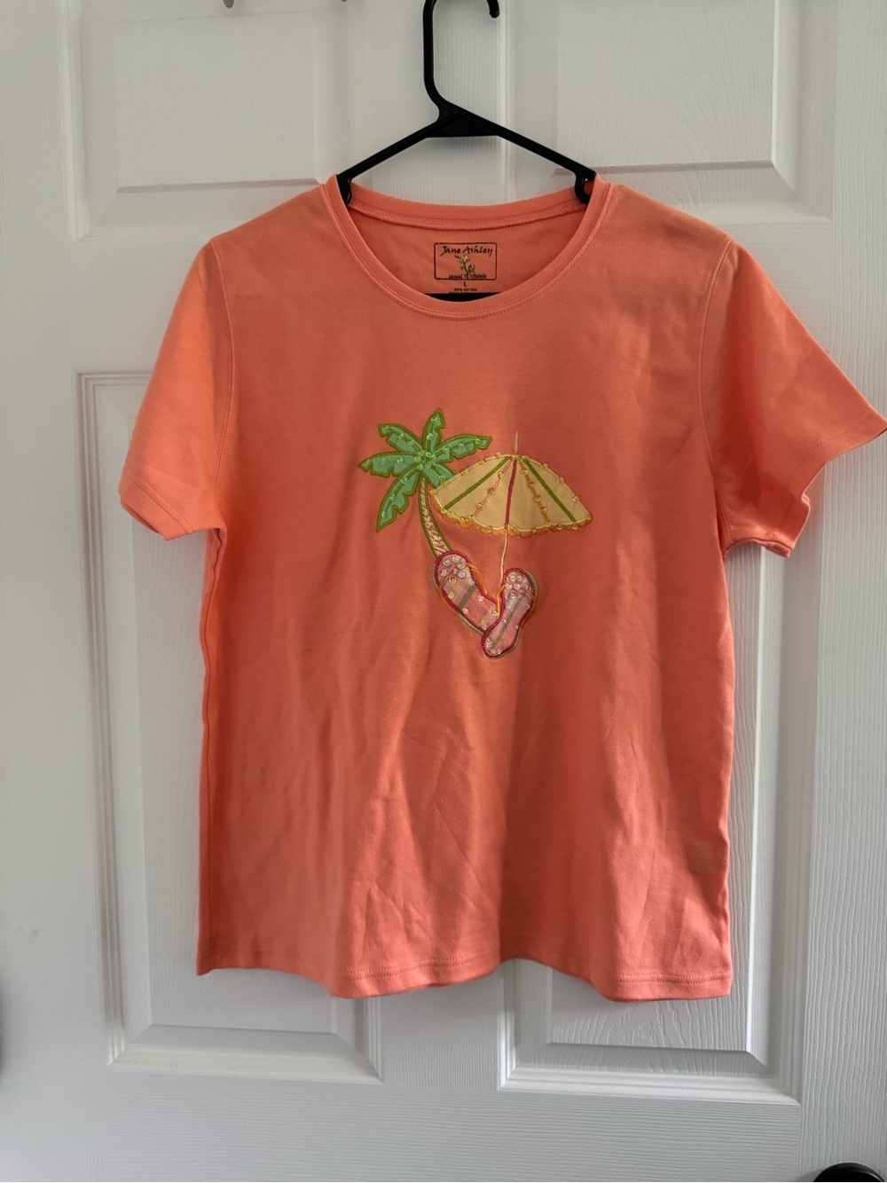 Tee with Palm, Umbrella and flip flops